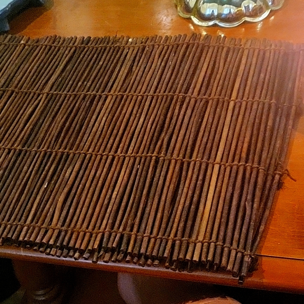 WOOD MATERIAL  TABLE PLACEMATS
